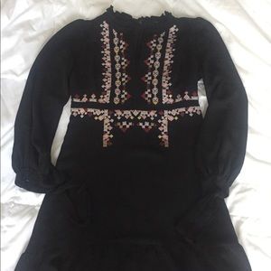 Ann Taylor Embroidered Dress. Size 0 petite.